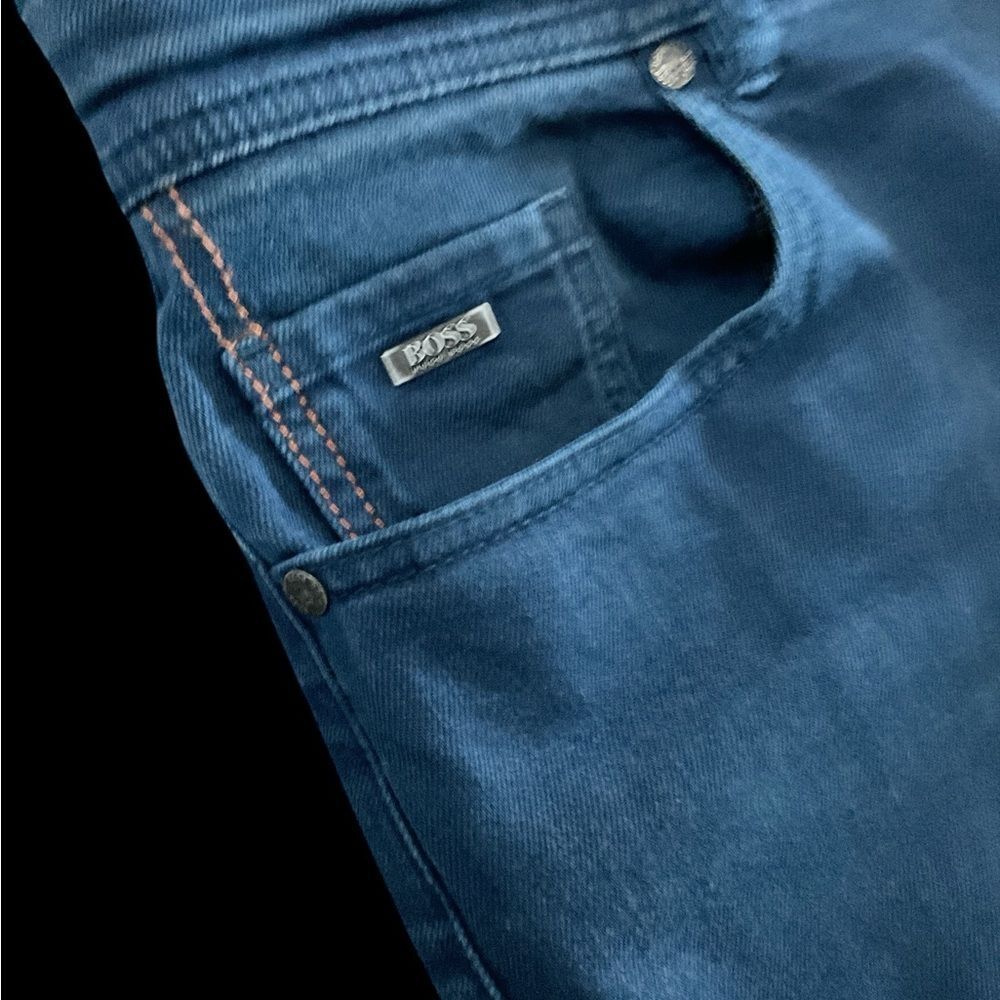 Blue HugoBoss Jeans - Picture 4 of 9